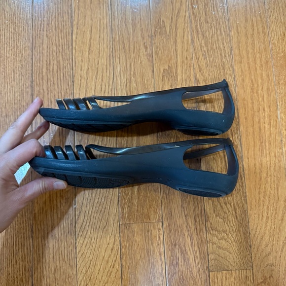 Crocs Isabella Huarache Jelly Sandals Flats Womens 7 Black 202463-001 Peep Toe - Picture 4 of 8